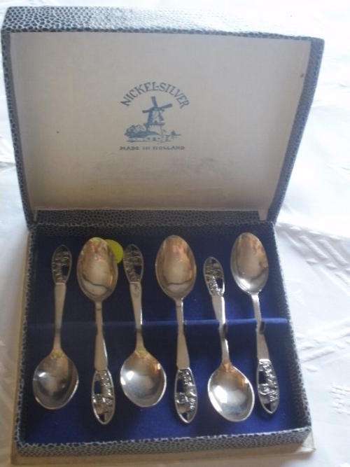 MADE IN HOLLAND TEASPOON'S WITH OX WAGON & OXEN