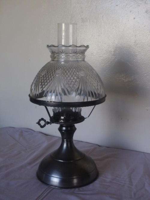 STUNNING VICTORIAN STYLE OIL LAMP