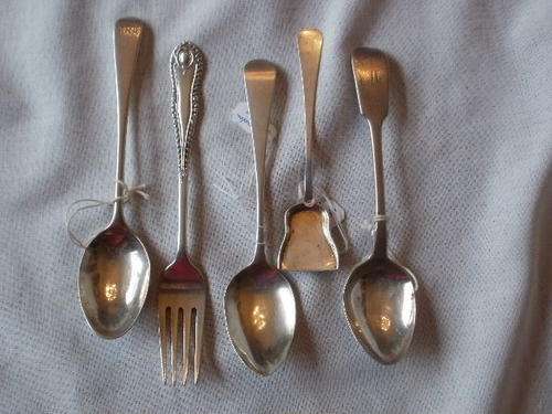 FIVE PIECE'S OF FLATWARE SILVER