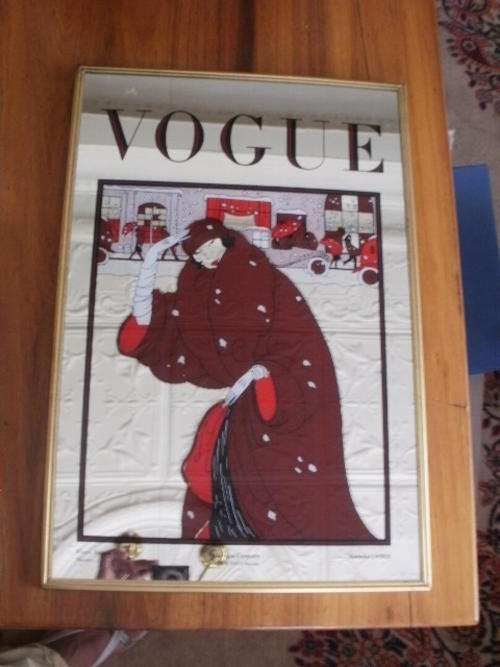 FRAMED VOGUE MIRROR