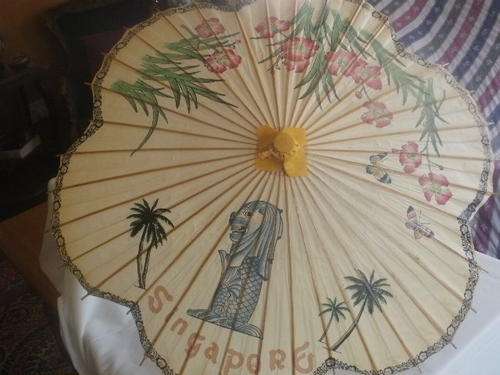 UMBRELLA MADE OF BAMBOO AND PAPER - CHINA