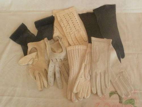 SEVEN PAIRS OF VINTAGE CLOVES (ALL FOR ONE RAND)
