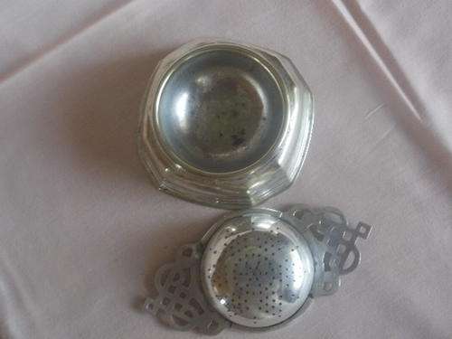 REGIS PLATE TEA STRAINER