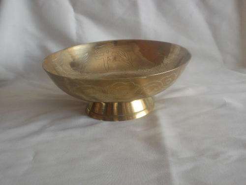 LOVELY BRASS FRUIT BOWL