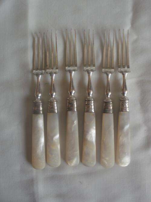 X6 MOTHER OF PEARL FRUIT FORKS