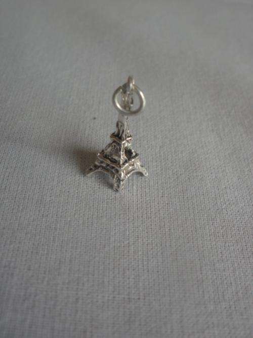 SILVER CHARM EIFFEL TOWER