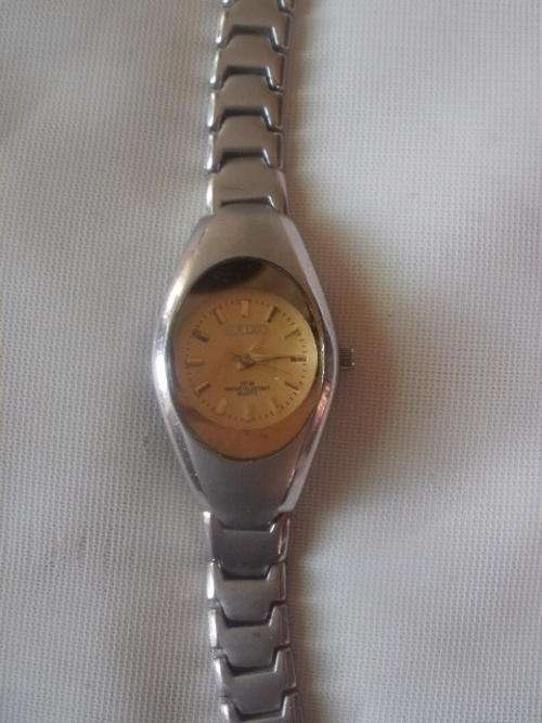 LADIES SEIKO QUARTZ WATCH
