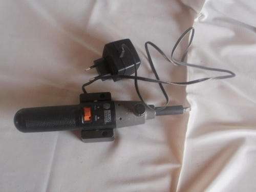 BLACK & DECKER CORDLESS SCREW DRIVER
