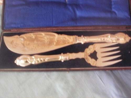 STUNNING FISH SERVING SET (OR PASTRY/CAKE)