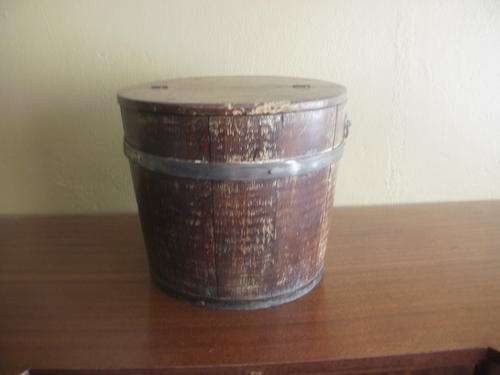 VICTORIAN FLOUR WOODEN BUCKET WITH LID