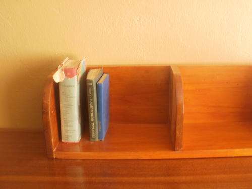 OREGON SHELVE/BOOK SHELVE