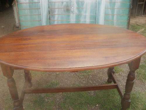 STUNNING FOUR SEATER OVAL TEAK TABLE