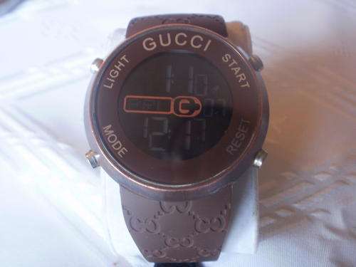 LADIES GUCCI DIGITAL WATCH