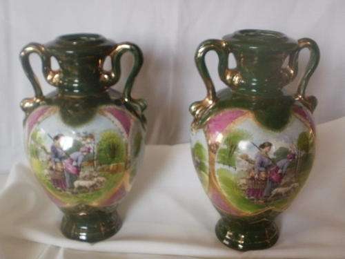VICTORIAN PAIR OF DECORATIVE URN'S