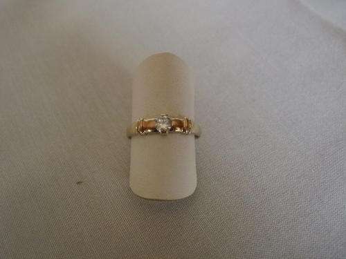 9CT GOLD CZ RING