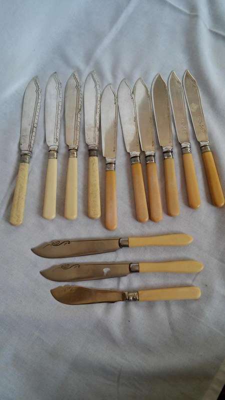 MIXED LOT OF FISH KNIFE EPNS/SILVER