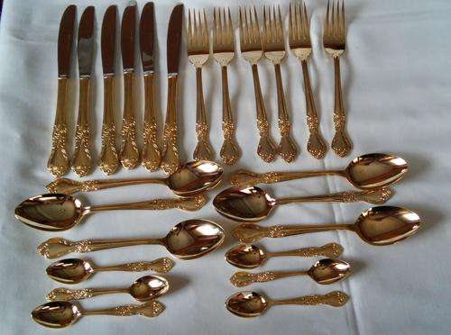 24 PIECE, 24K GOLDPLATED TABLEWARE