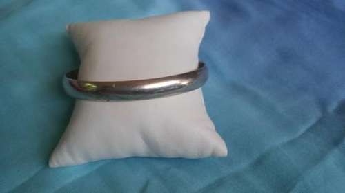 SILVER BANGLE