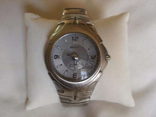 SEIKO KINETIC AUTO RELAY  WITH DATE AT FOUR