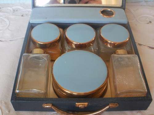 1950'S BLUE TRAVELING VANITY SET