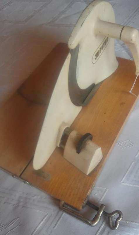 VINTAGE WOODEN JUPITER BREAD SLICER