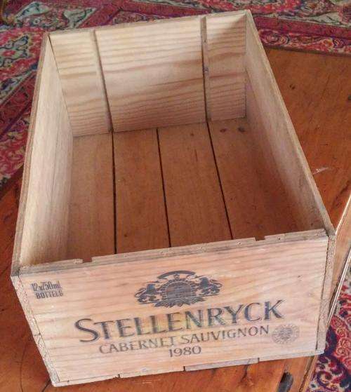 VINTAGE "STELLENRYCK 1980" WOODEN WINE BOX