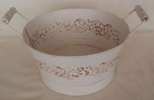 SHABBY CHICK METAL BOWL