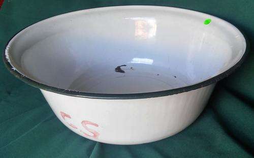 VINTAGE ENAMEL BASIN