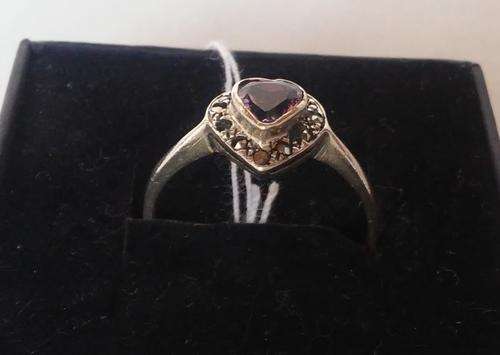 925 SILVER HEART SHAPED MARCASITE & AMETHYST RING
