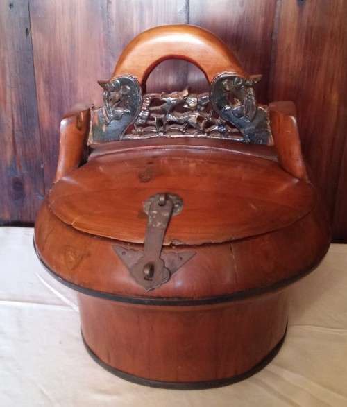 CHINESE WOODEN LUNCH BASKET