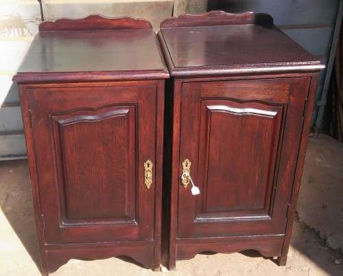 PAIR OF BED SIDE CUPBOARDS