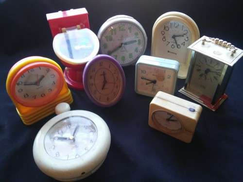 9 VINTAGE QUARTZ ALARM CLOCK'S