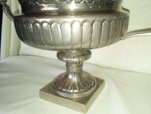 METAL CENTER PIECE