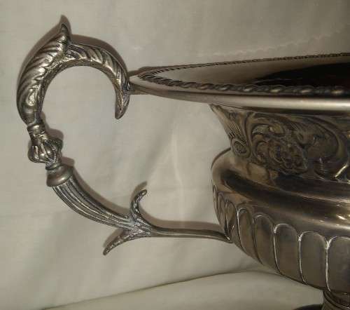 METAL CENTER PIECE