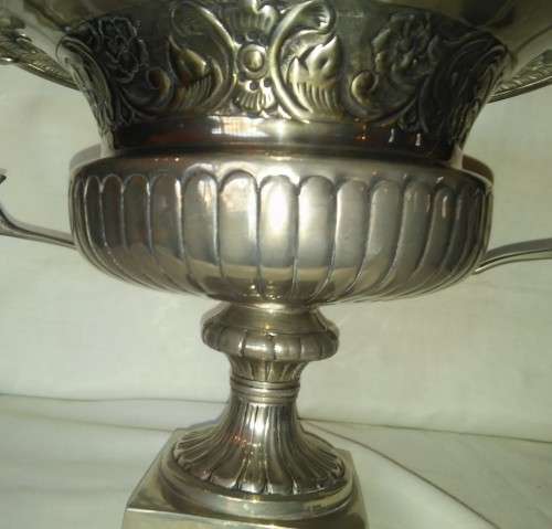 METAL CENTER PIECE