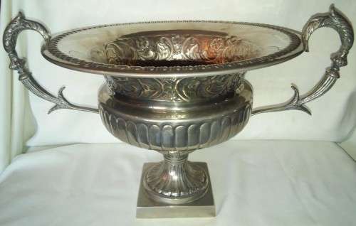 METAL CENTER PIECE