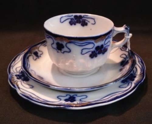 BRISTOL ROYAL SEMI PORCELAIN, WOOD & SONS, ENGLAND TRIO