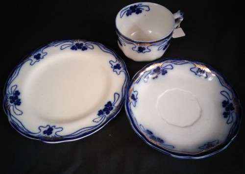 BRISTOL ROYAL SEMI PORCELAIN, WOOD & SONS, ENGLAND TRIO