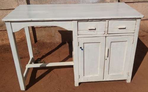 UNUSUAL SHABBY CHIC DESK