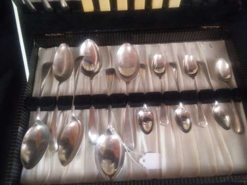 24 PIECE BOXED CUTLERY SET