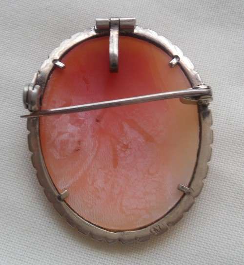 SILVER & MARCASITE CAMEO BROOCH/PENDANT
