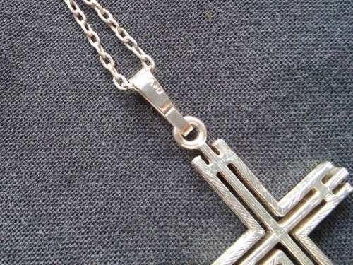 925 SILVER CRUCIFIX PENDANT & CHAIN