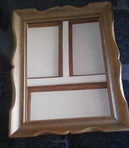 VINTAGE MIRROR IN FRAME