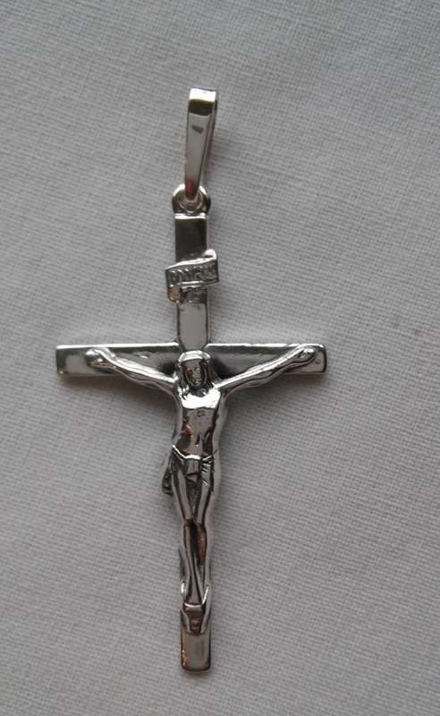 SILVER CRUCIFIX PENDANT