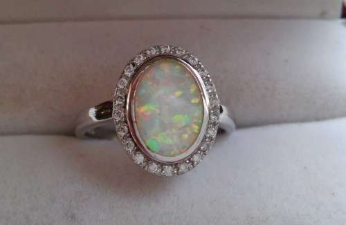 925 SILVER & WHITE OPAL RING