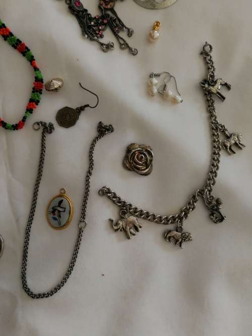 Mixed lot Jewellery