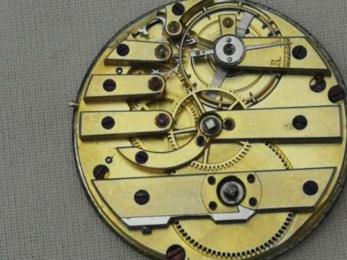 Watch movement with dial (d)