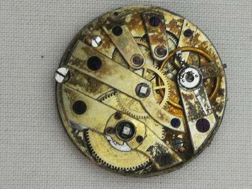 Watch movement with dial (j)