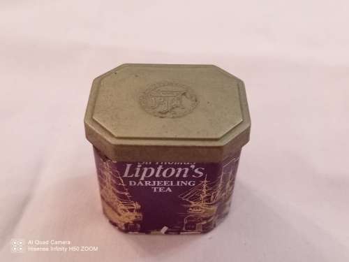 Miniature Lipton`s Darjeeling Tea tin