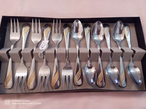 Eetrite 18/ Stainless steel -goldplated teaspoons and cake forks